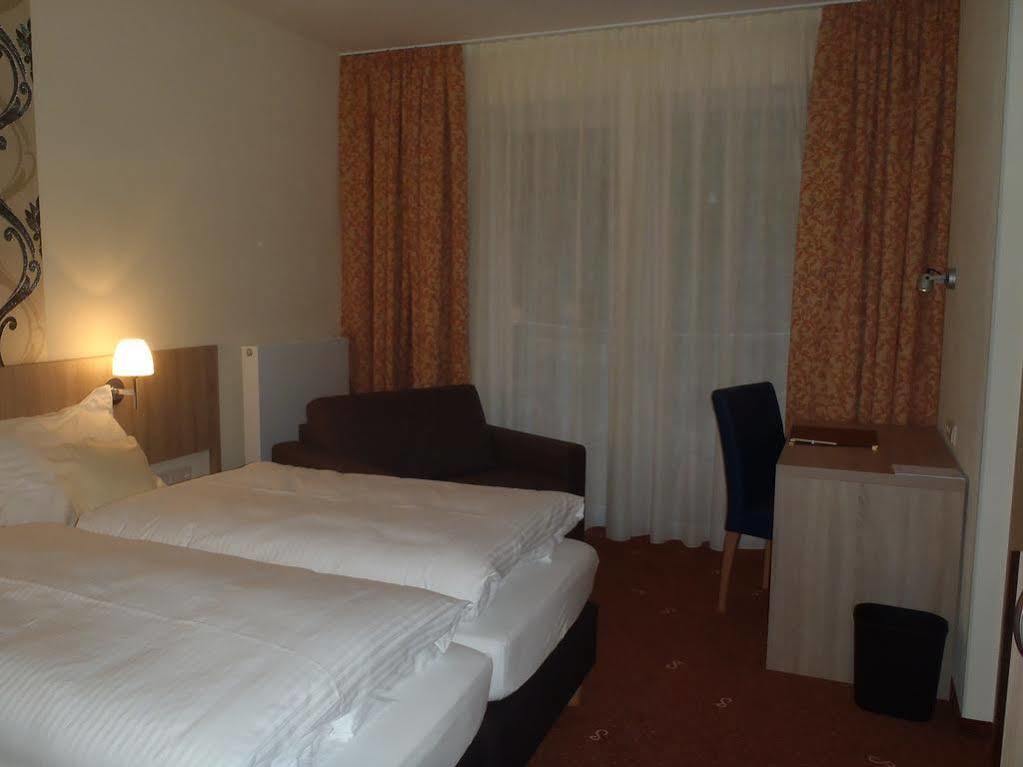 Schade'S Wohlfuehlhotel Зельб Экстерьер фото